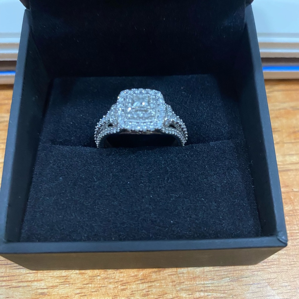 1 CT T.W. Princess Cut Double Frame Engagement Ring